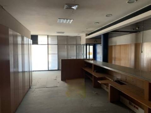 Loja em Santa Maria de Lamas