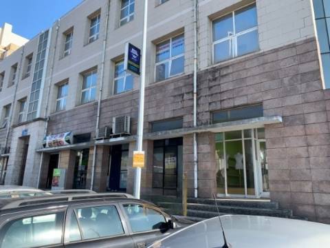 Loja em Santa Maria de Lamas