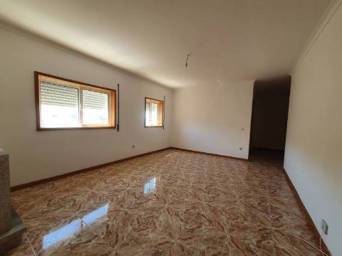 Apartamento T2 em Oliveira de Azeméis