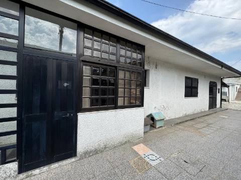 Moradia Geminada T2 em Lourosa