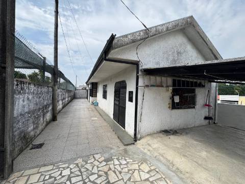 Moradia Geminada T2 em Lourosa