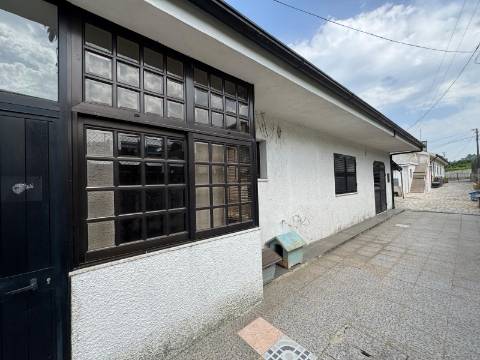 Moradia Geminada T2 em Lourosa