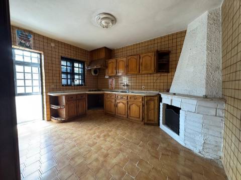 Moradia Geminada T2 em Lourosa