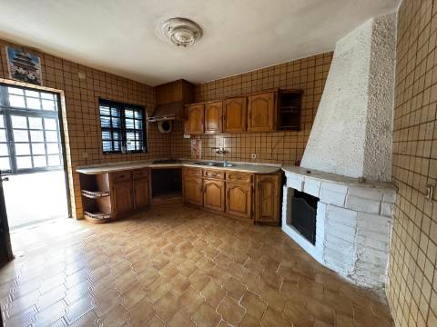 Moradia Geminada T2 em Lourosa