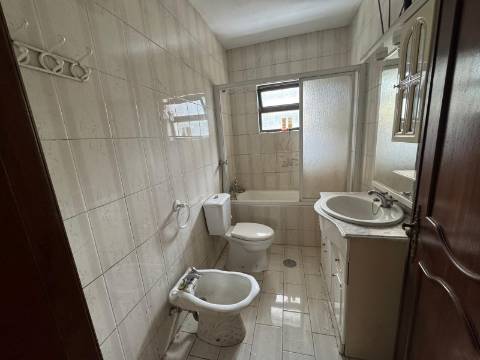 Moradia Geminada T2 em Lourosa