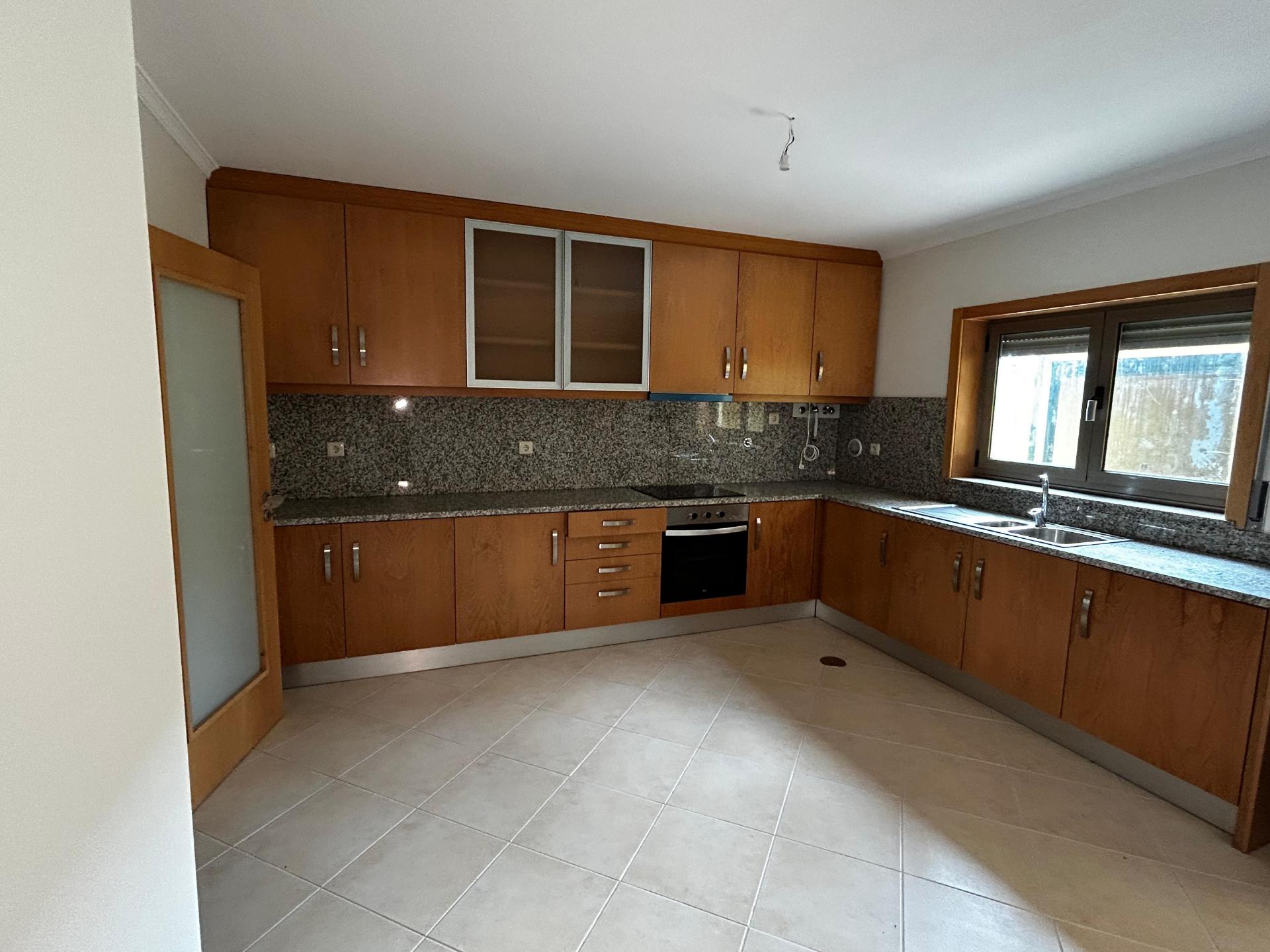Moradia Isolada T3 em Esgueira