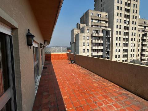 Duplex T4 em São João da Madeira