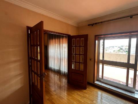 Duplex T4 em São João da Madeira