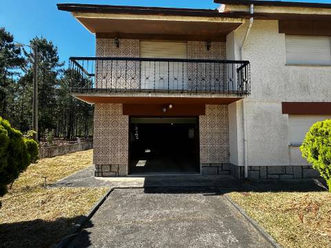 Moradia T4 em Macieira de Sarnes