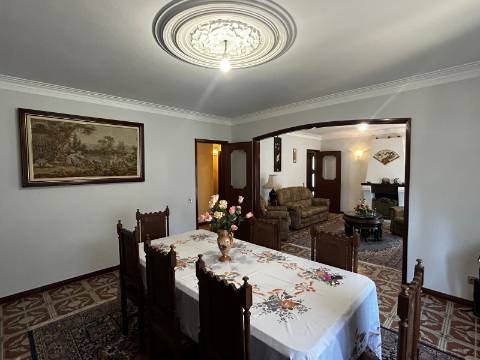 Moradia T4 em Macieira de Sarnes