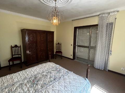 Moradia T4 em Macieira de Sarnes