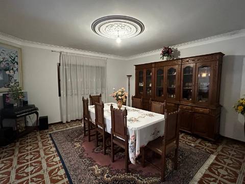 Moradia T4 em Macieira de Sarnes