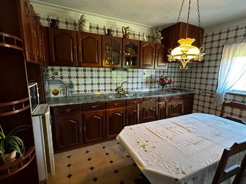 Moradia T4 em Macieira de Sarnes