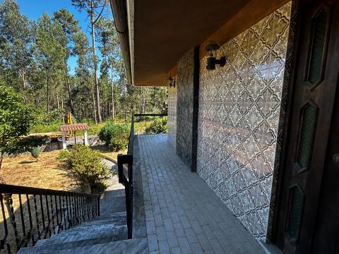 Moradia T4 em Macieira de Sarnes