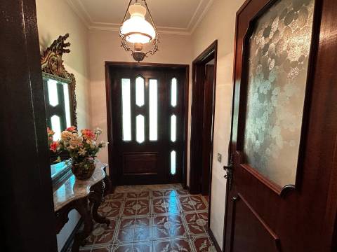 Moradia T4 em Macieira de Sarnes