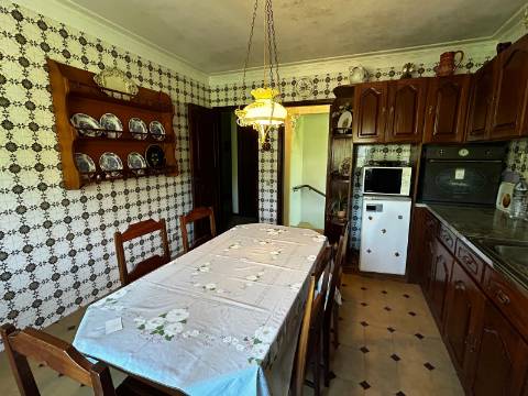 Moradia T4 em Macieira de Sarnes