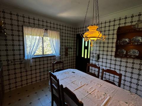 Moradia T4 em Macieira de Sarnes