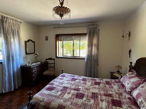 Moradia T4 em Macieira de Sarnes