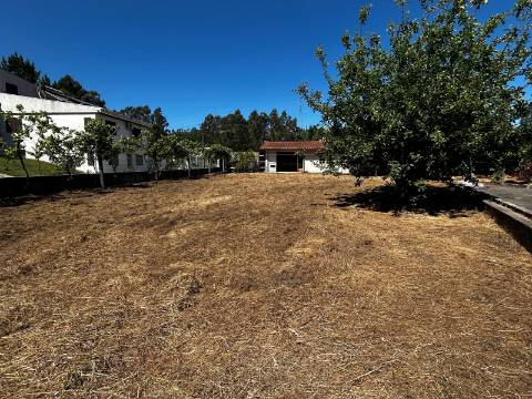 Moradia T4 em Macieira de Sarnes