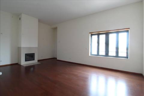 Apartamento T4 em Oliveira do Douro