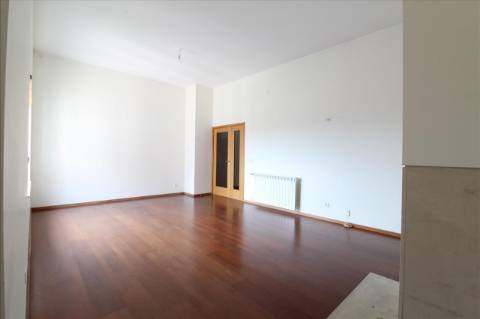 Apartamento T4 em Oliveira do Douro