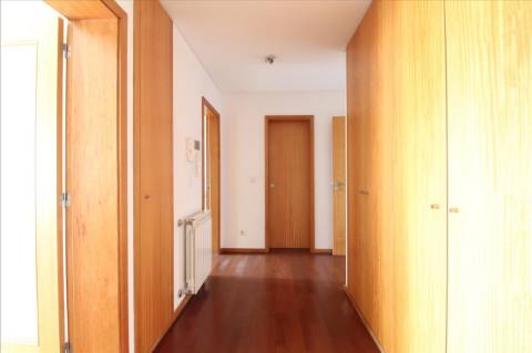 Apartamento T4 em Oliveira do Douro