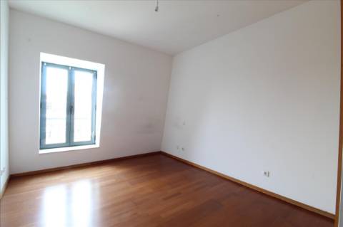 Apartamento T4 em Oliveira do Douro