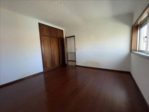 Moradia T3 em Arcozelo