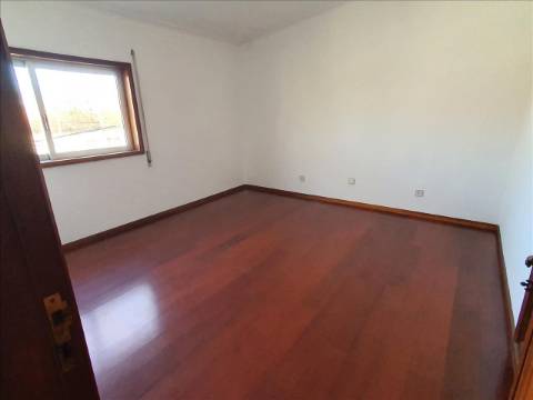 Moradia T3 em Arcozelo