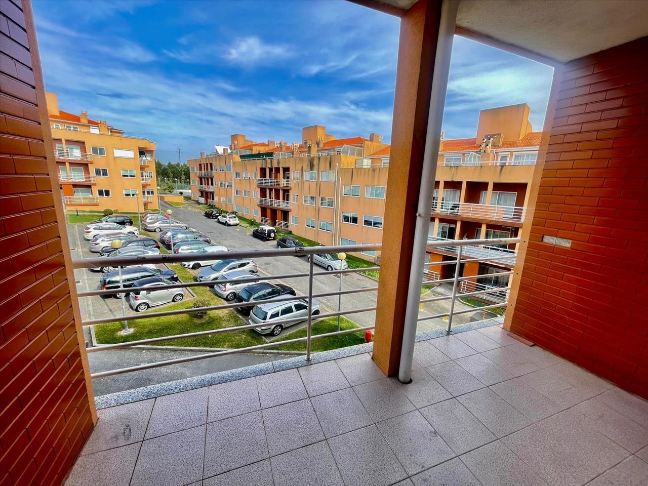 Apartamento T2 em Canelas