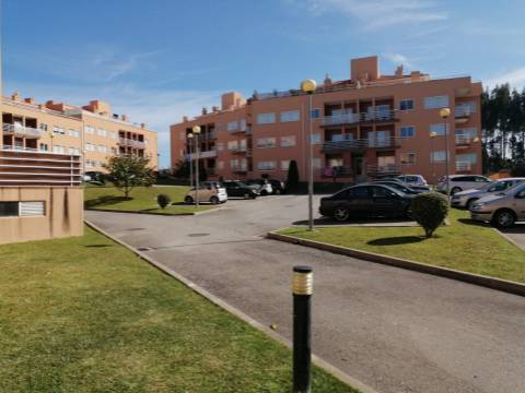 Apartamento T2 em Canelas