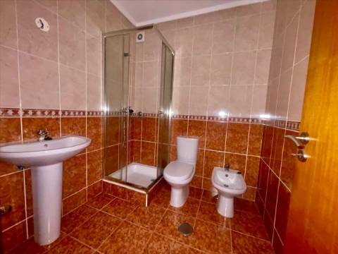 Apartamento T2 em Canelas