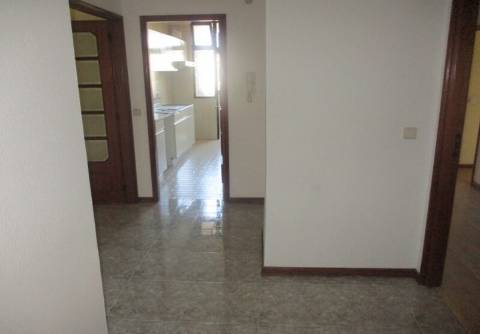 Apartamento T2 em Vilar do Paraíso
