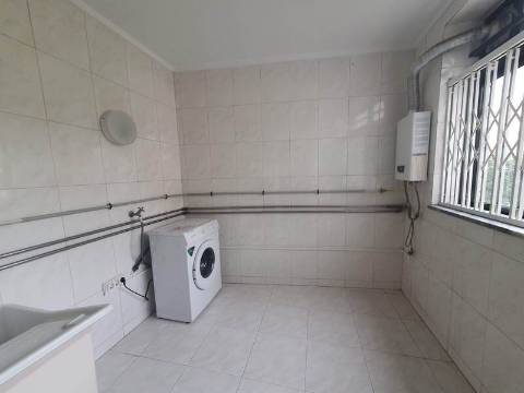 Apartamento T3 em São Mamede Infesta