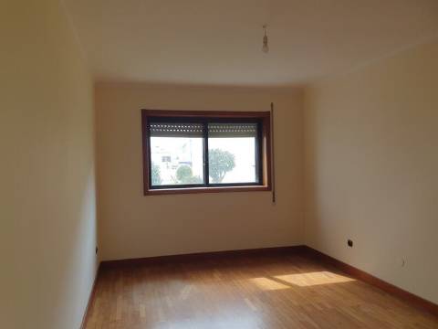 Apartamento T3 em São Mamede Infesta