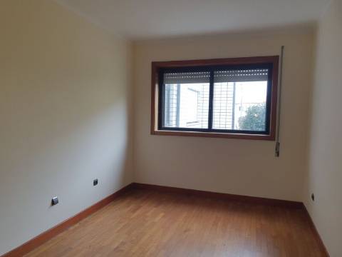 Apartamento T3 em São Mamede Infesta