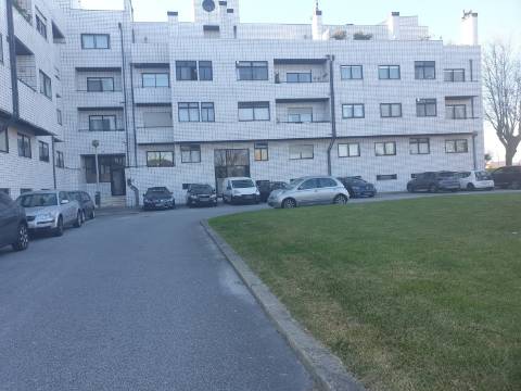 Apartamento T3 em São Mamede Infesta