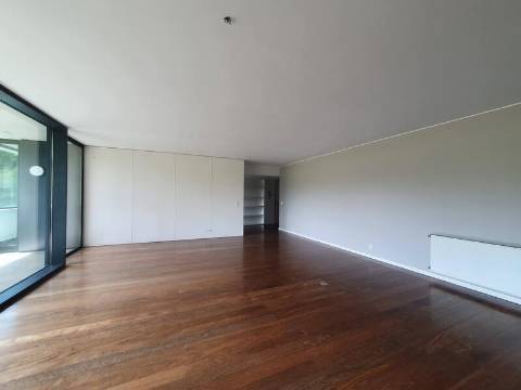 Apartamento T4 em Vilar do Paraíso