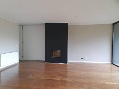 Apartamento T4 em Vilar do Paraíso