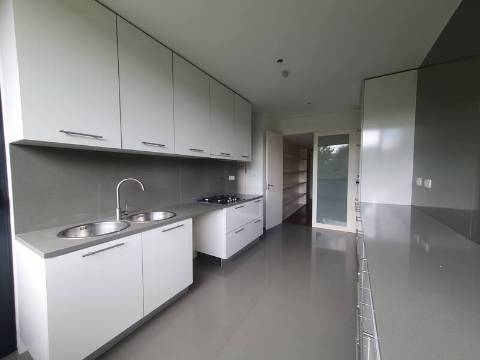 Apartamento T4 em Vilar do Paraíso