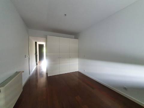 Apartamento T4 em Vilar do Paraíso