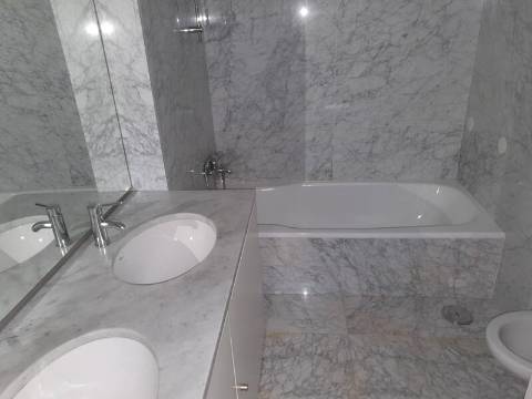 Apartamento T4 em Vilar do Paraíso