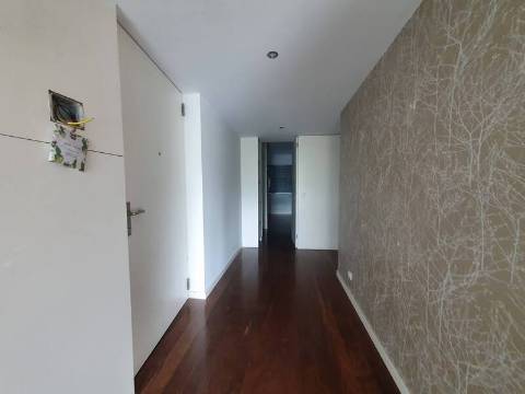 Apartamento T4 em Vilar do Paraíso