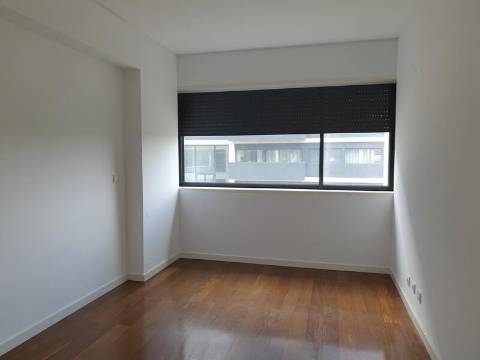 Apartamento T4 em Vilar do Paraíso