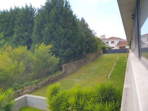 Apartamento T4 em Vilar do Paraíso