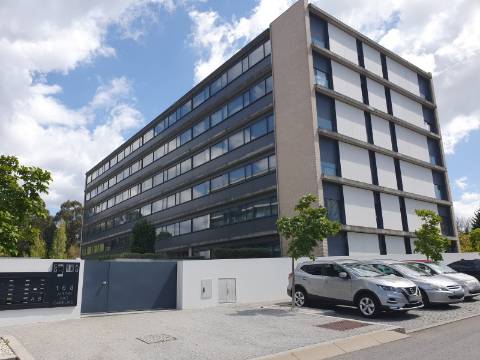 Apartamento T4 em Vilar do Paraíso