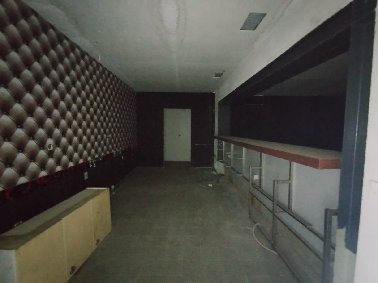 Pavilhão/Discoteca em Aradas