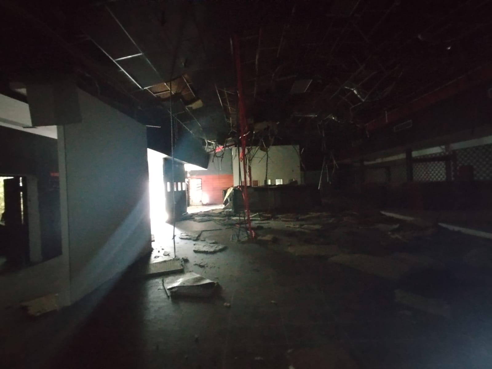 Pavilhão/Discoteca em Aradas
