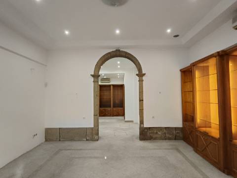 Loja em Oliveira de Azeméis