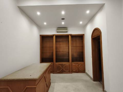 Loja em Oliveira de Azeméis